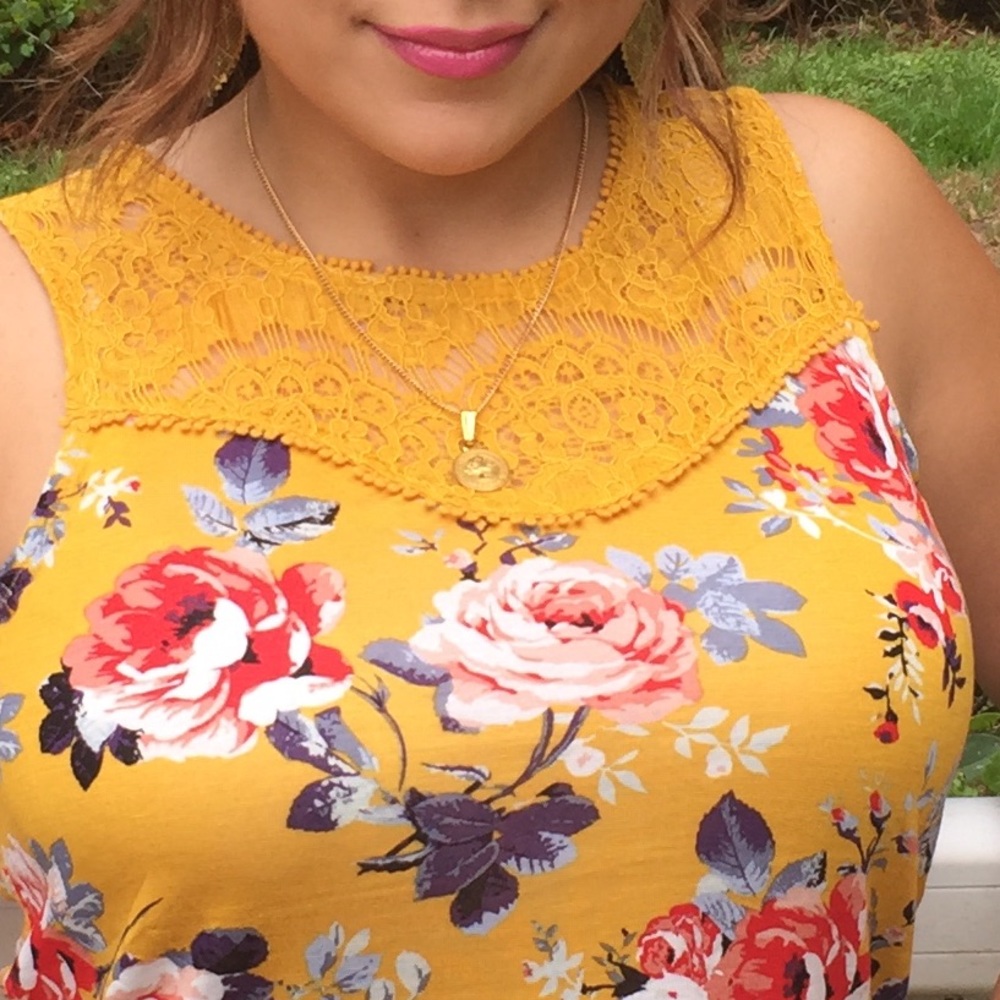 🌼Floral top🌱💛 - Picture 5 of 5